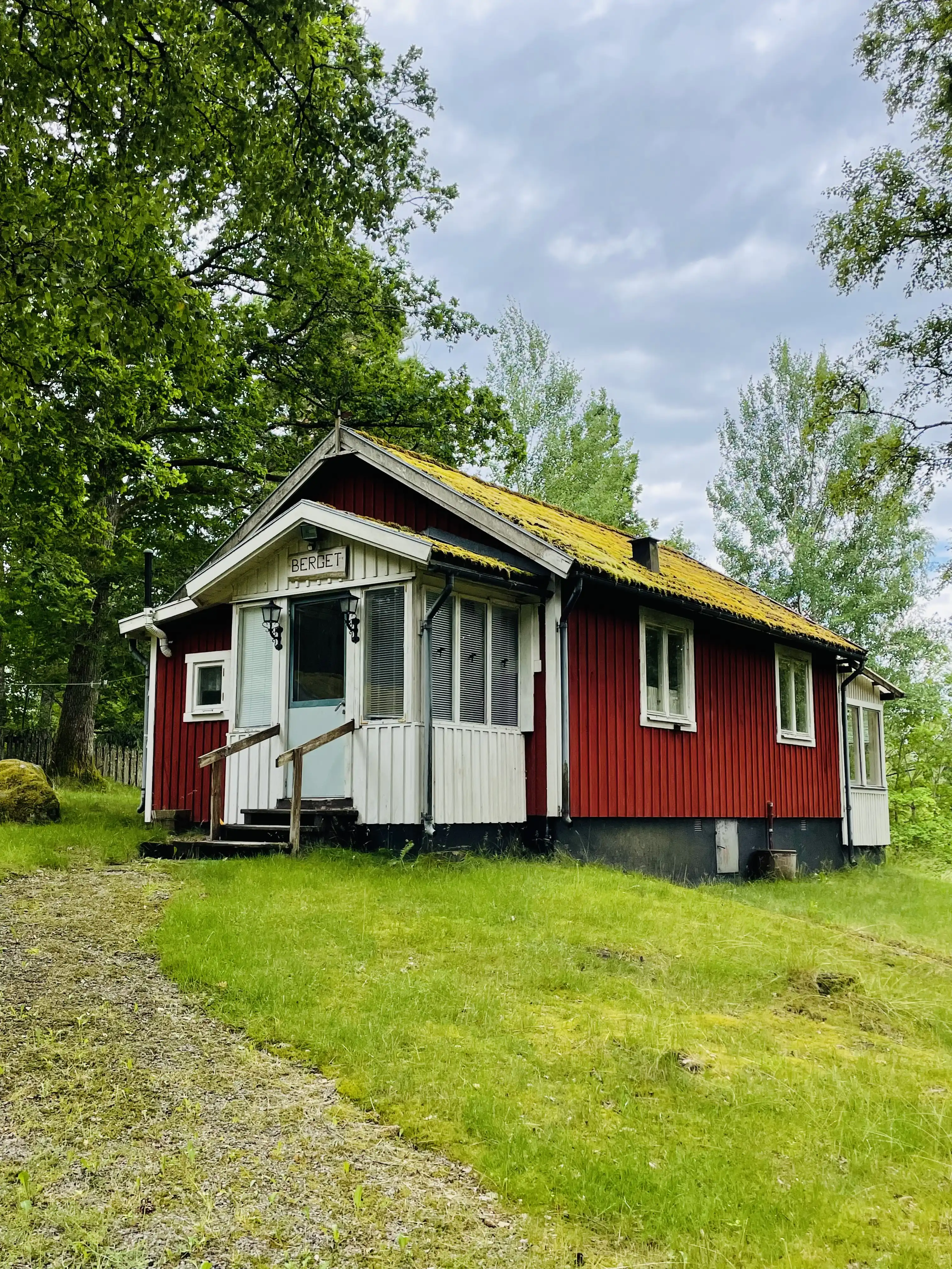 933C7A4A-58D3-43C4-9B47-B75A78D23A3B 1