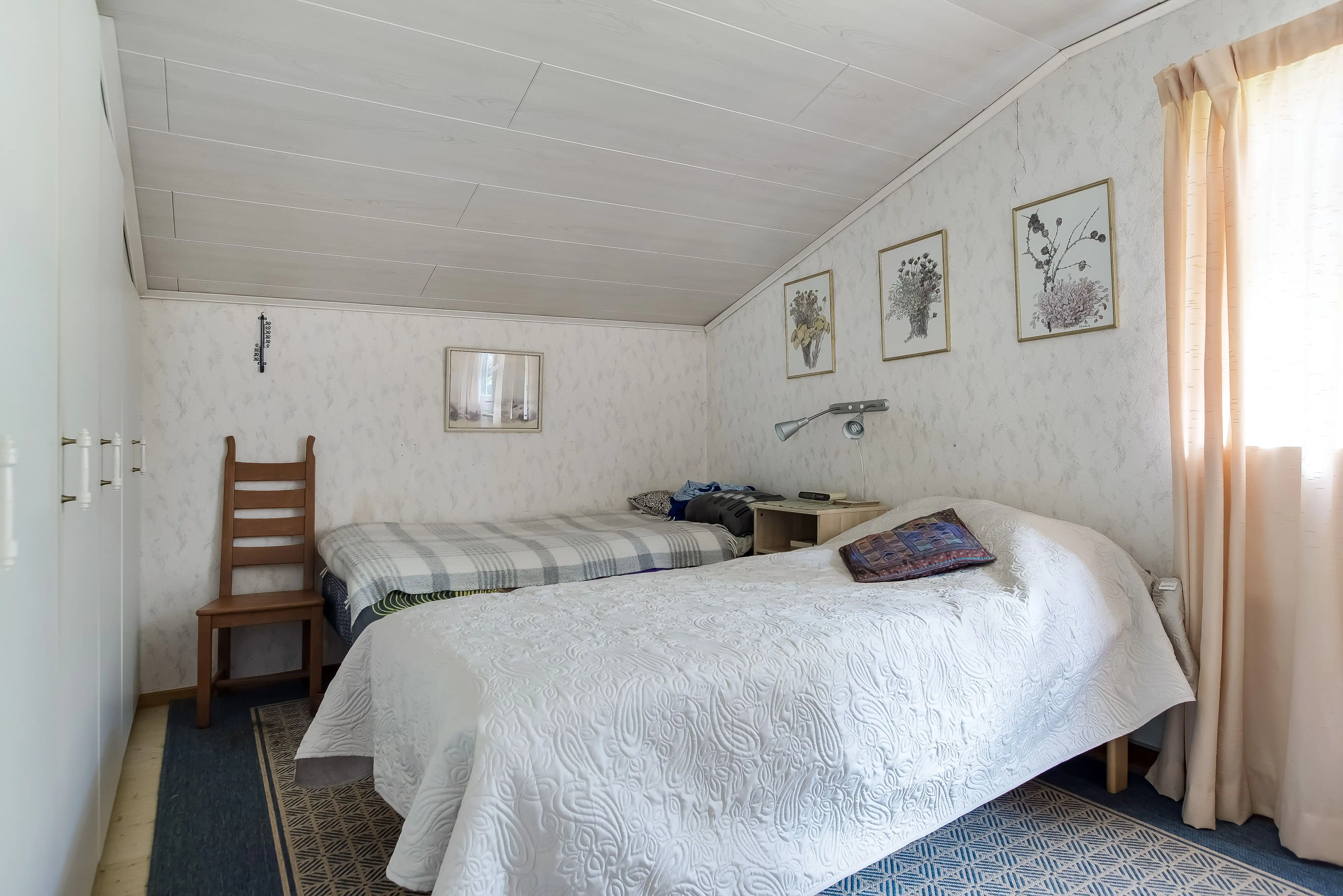 551035-25_020.jpg 10