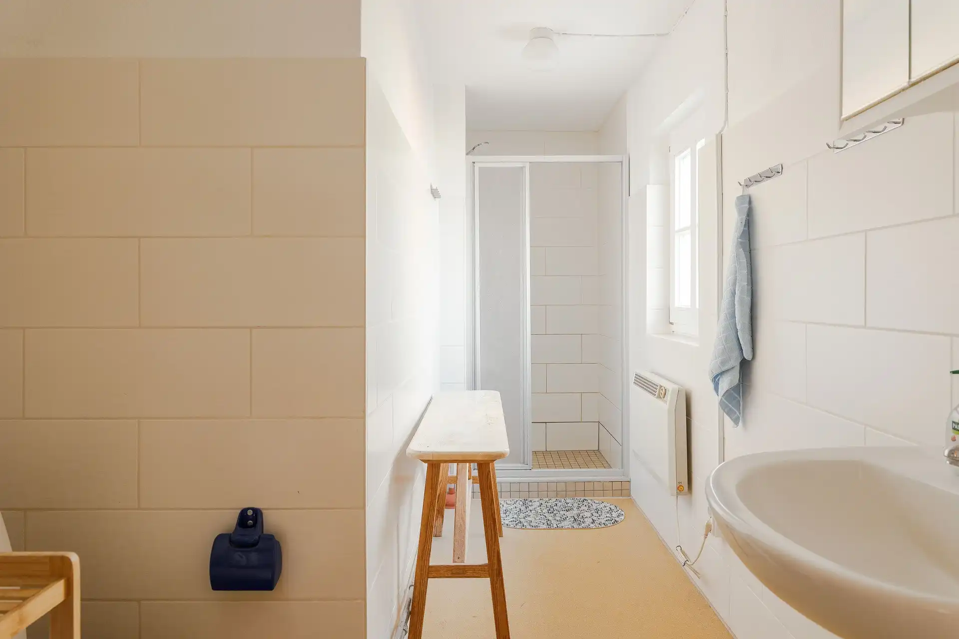 801895-420-1_046.jpg 42