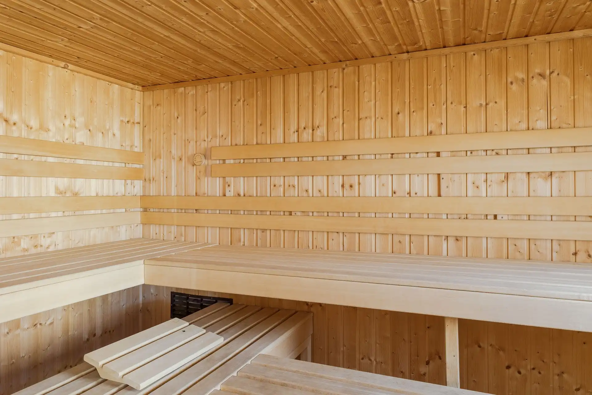 801895-420-1_041.jpg 38