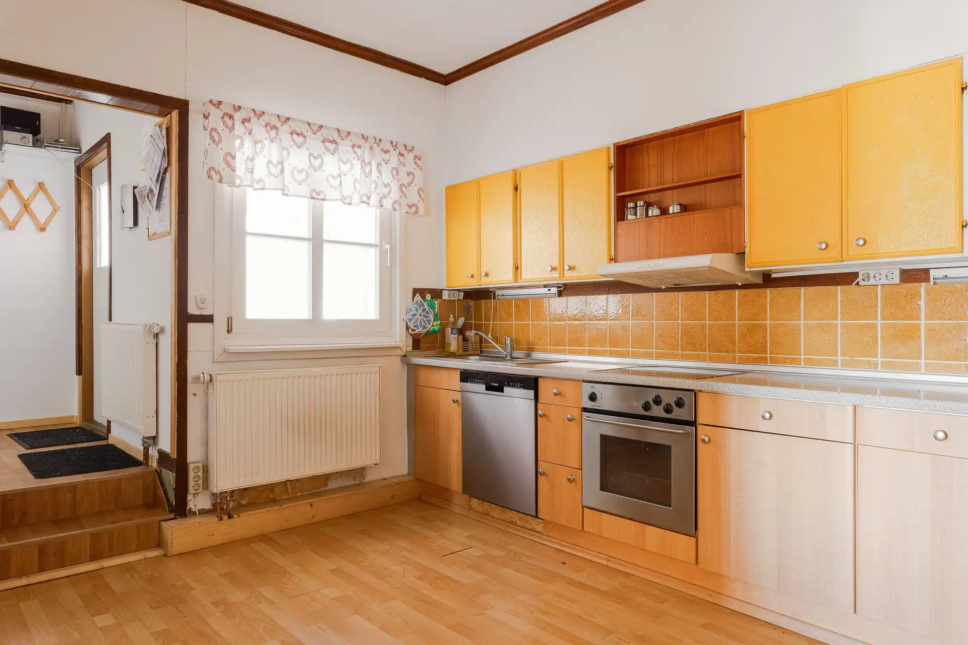 801895-420-1_024.jpg 21