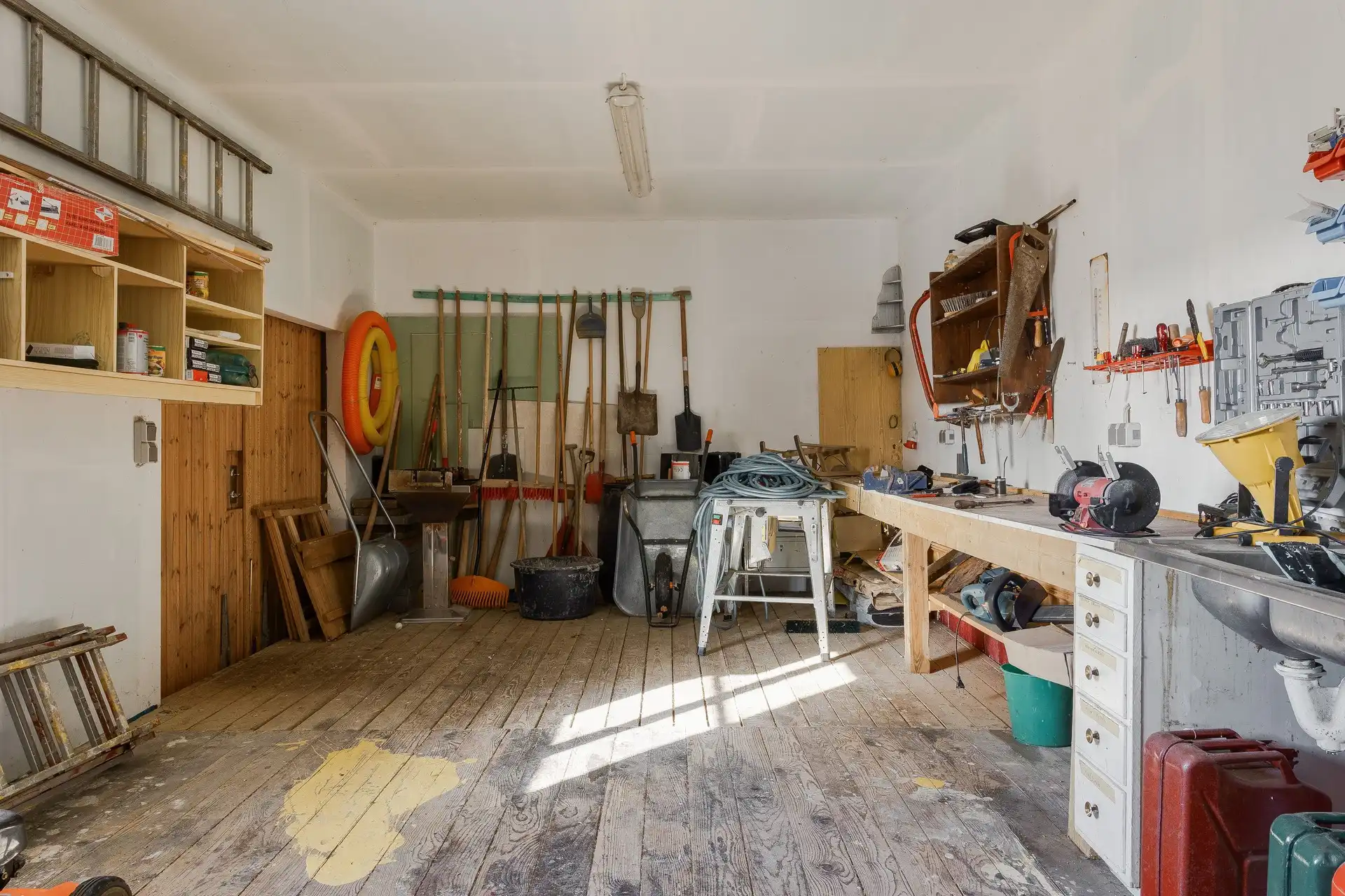 801895-420-1_049.jpg 44