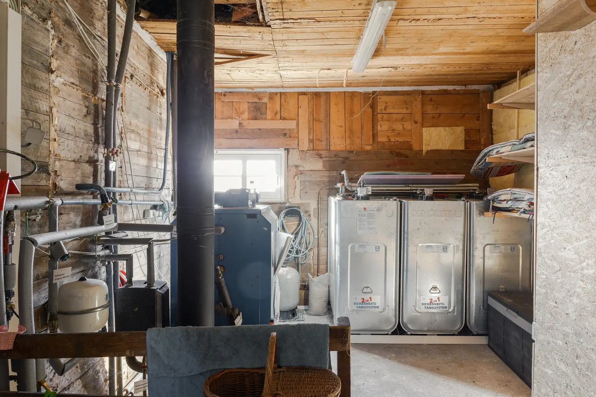 801895-420-1_048.jpg 43