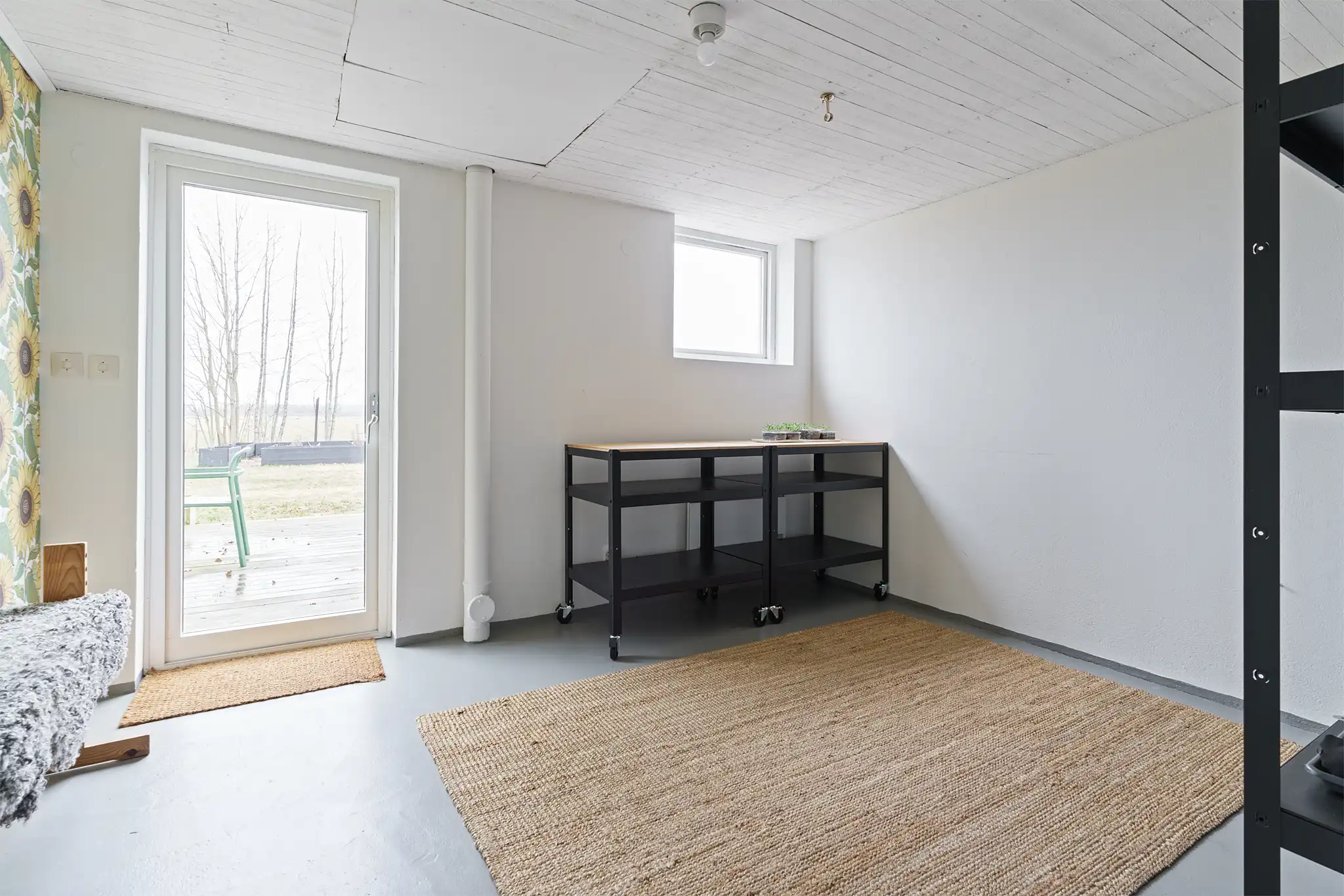 FB25FFAF-6E48-4682-97E7-B9CE6D57F48F 29