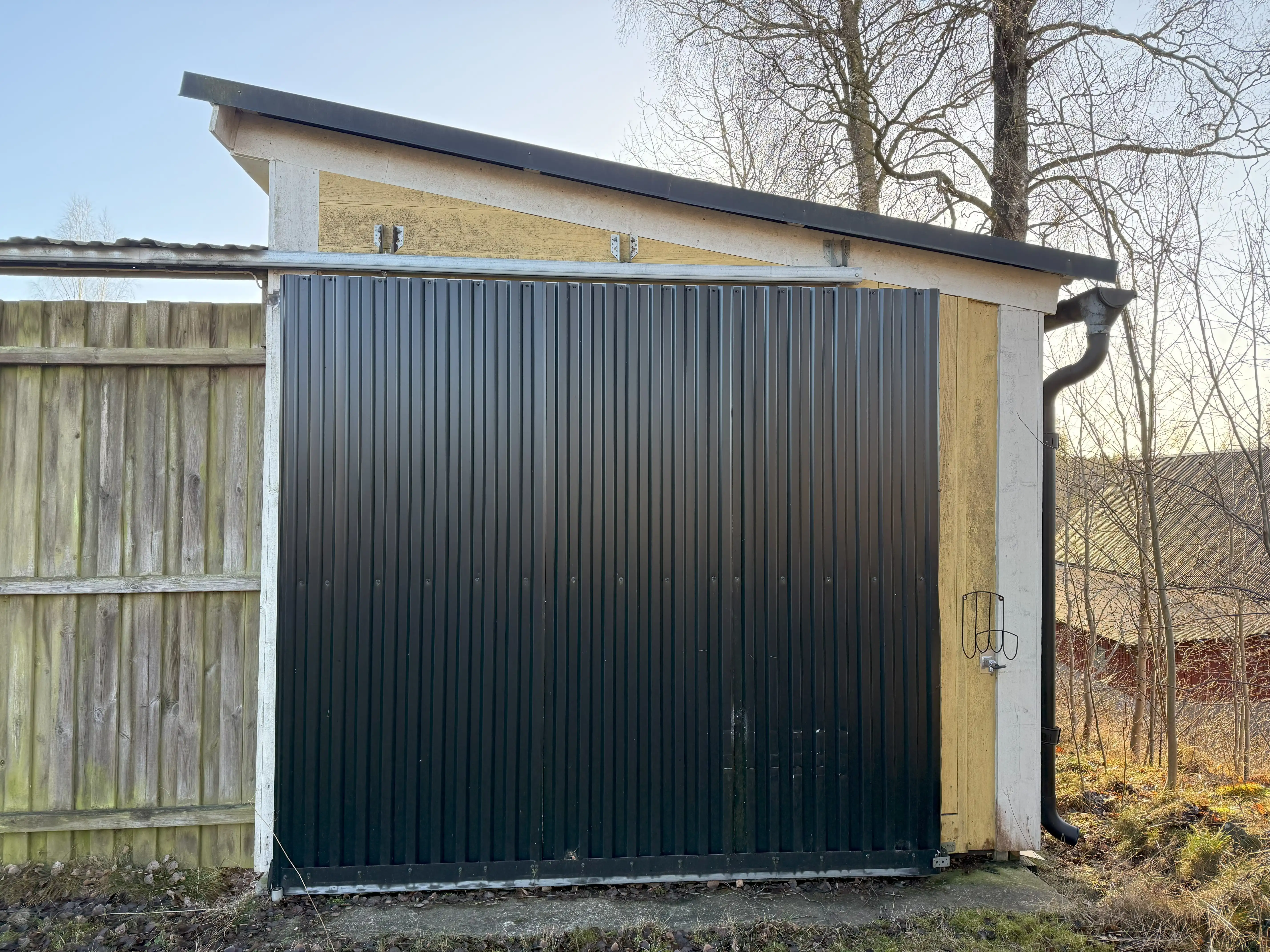 Gym före detta verkstad port baksida (1) 50