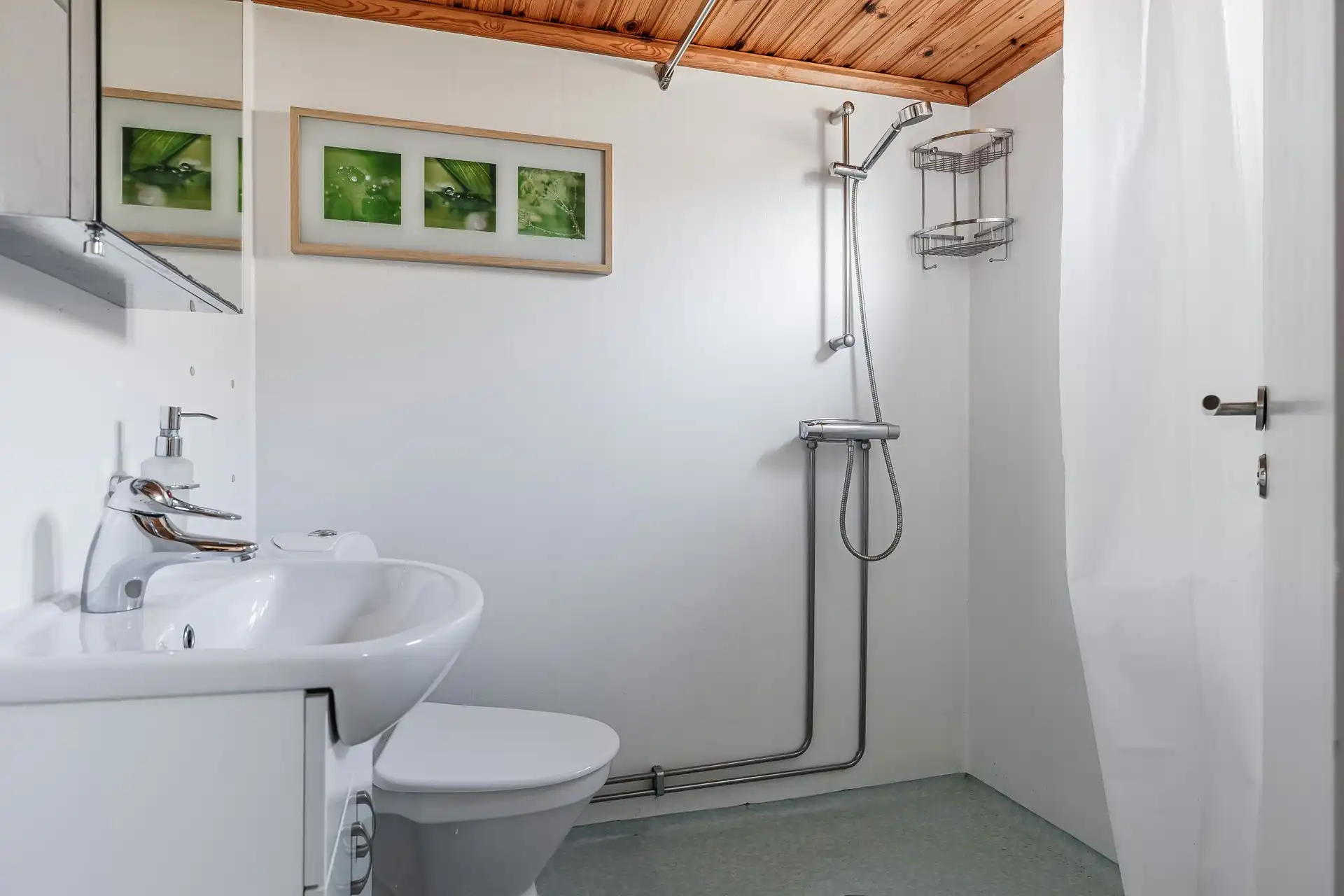 798807-420-1_026.jpg 23